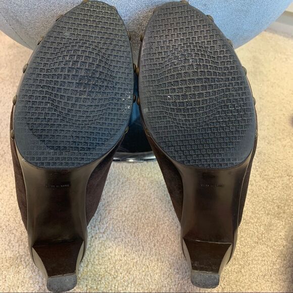 Stuart Weitzman Chocolate Brown Studded Suede Mules clogs size 9.5 - Picture 7 of 11